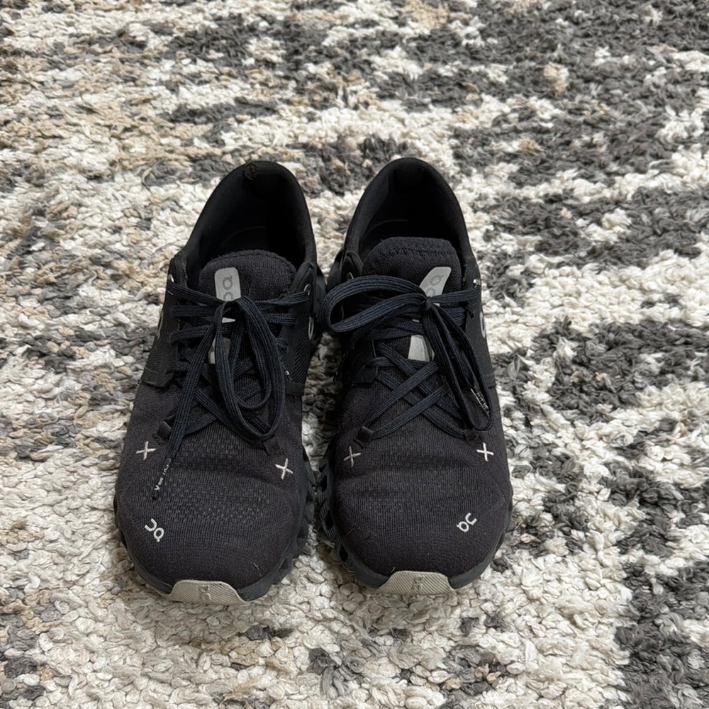 ON Women's Black Athletic Sneakers